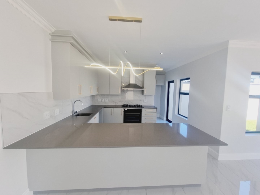 4 Bedroom Property for Sale in Sandown Western Cape